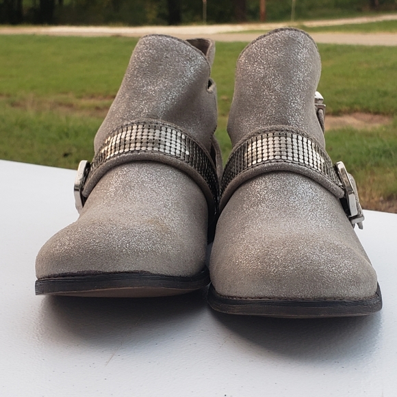Gianni Bini Silver Rock Steady Booties Size 9 - Picture 6 of 14